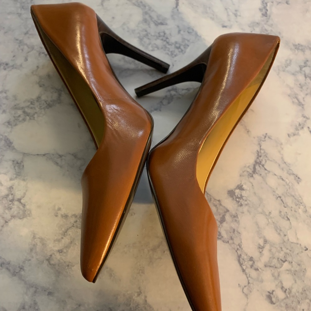 Lauren Ralph Lauren Caramel Brown Heels - Picture 2 of 6